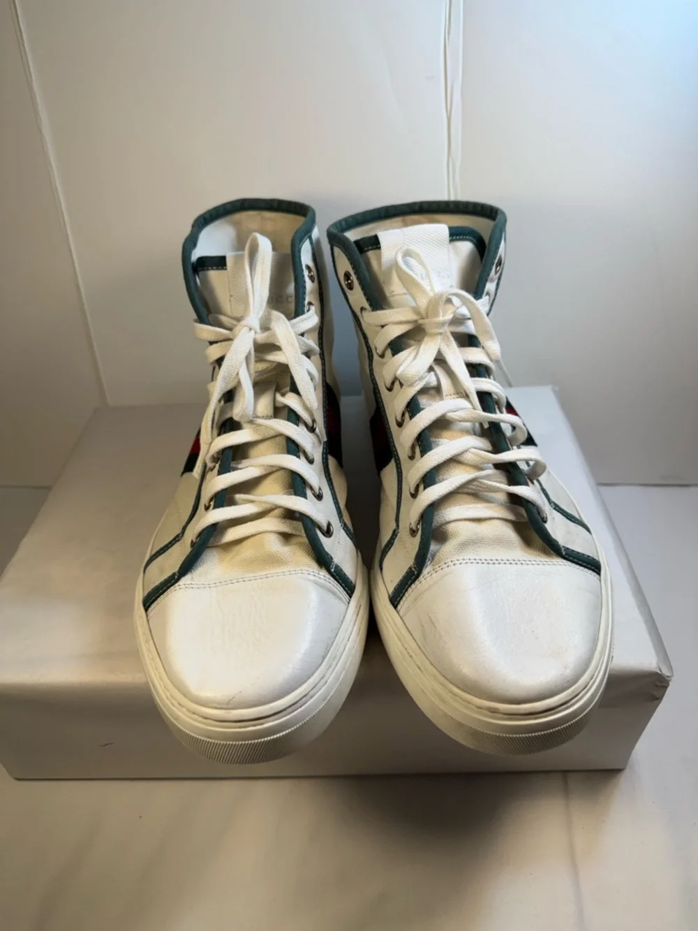 Gucci White High-Top Canvas Sneakers with Green Trim and Red-Black Stripe - Picture 2 of 12